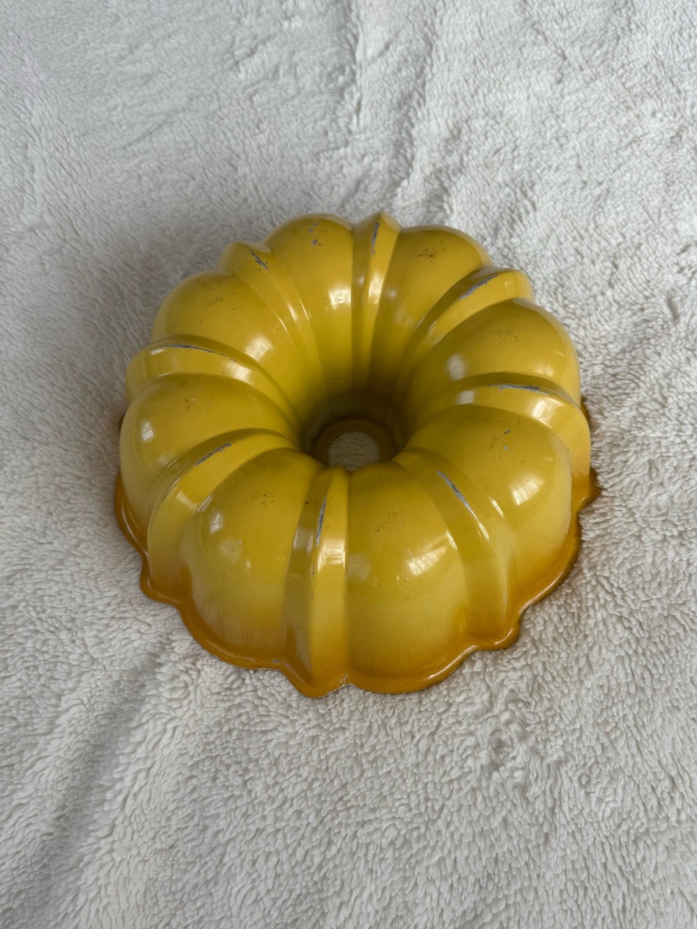 🌷3/$15🌷 Vintage Yellow Bundt Cake Pan - Classic Non-Branded Mold